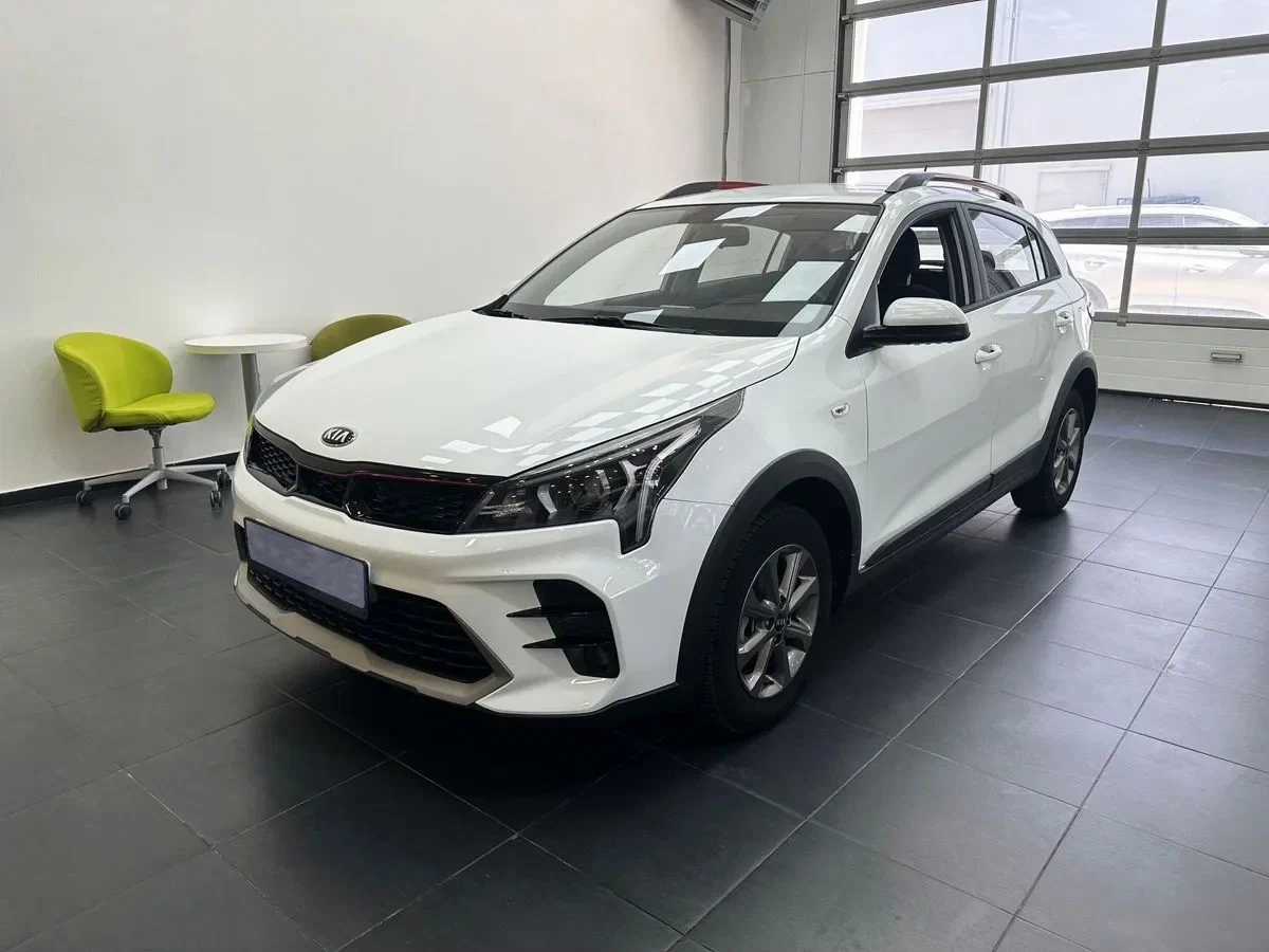 KIA Rio X с автосалона по цене от 1 380 000 рублей